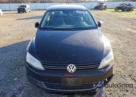 2013 Volkswagen Jetta Se z USA, uszkodzony, nr VIN 3VWDP7AJ3DM432952